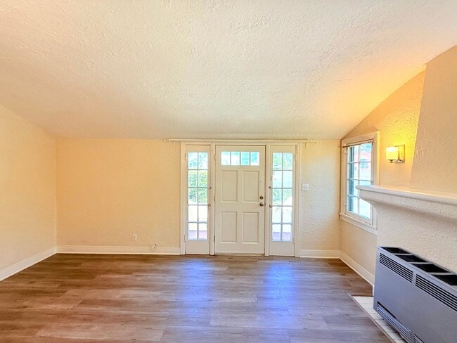 Photo - 4024-4026 York Blvd. Unit 4026