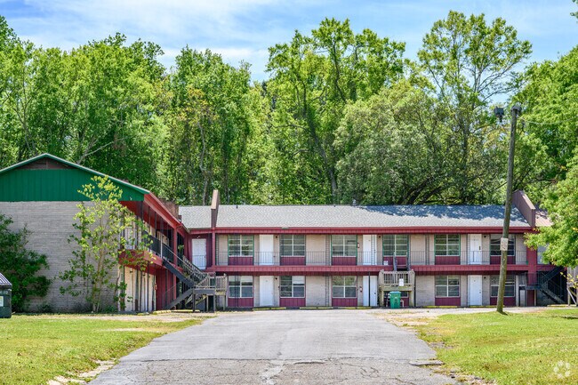 Meredith Manor Apartments - Meredith Manor Apartments