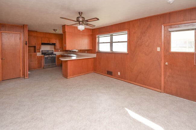 Photo - 1805 Waterloo Ave