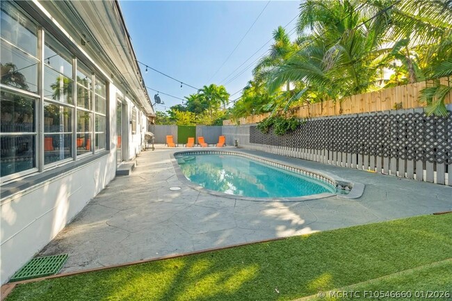 Photo - 19340 NE 19th Ave