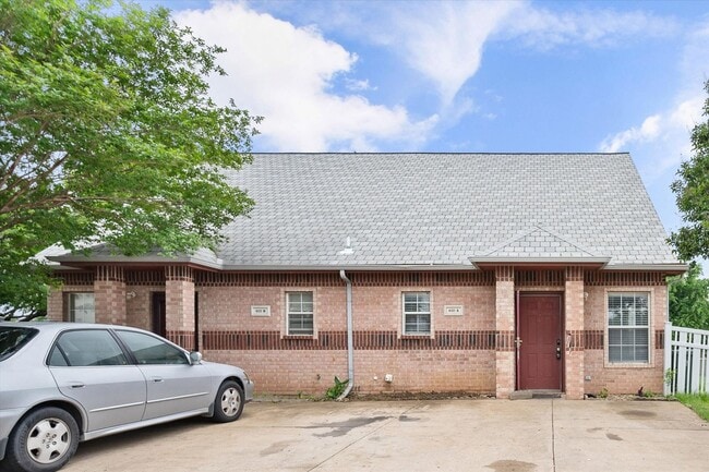 Photo - 612 Kings Way Dr Unit A