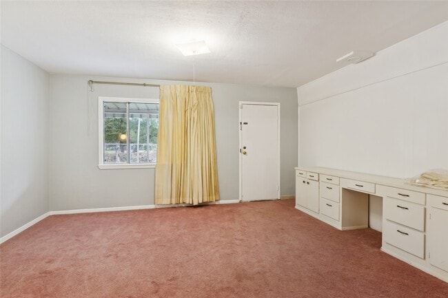 Building Photo - 2303 Kipling St