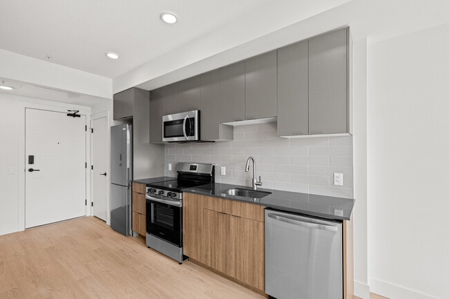 1110 Lawson Av