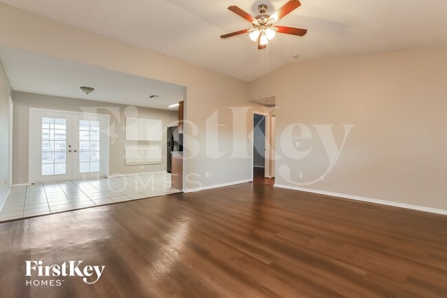 Photo - 924 Axlewood Cir