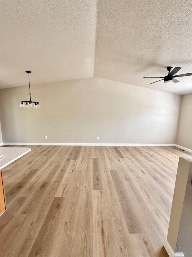 363 Sweetwater Ln