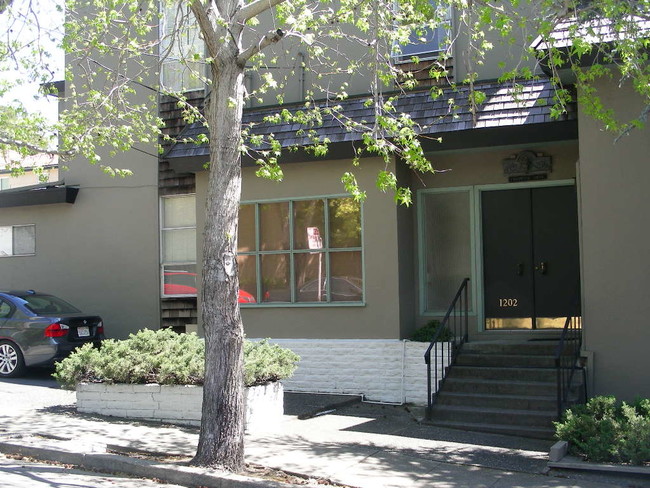 Lobby entrance - 1202 Nye St Apartments Unit D