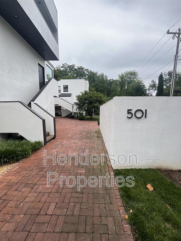 Building Photo - 501 Fenton Pl