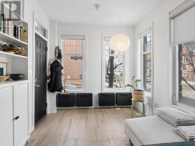 Photo - 150 Broadview Ave