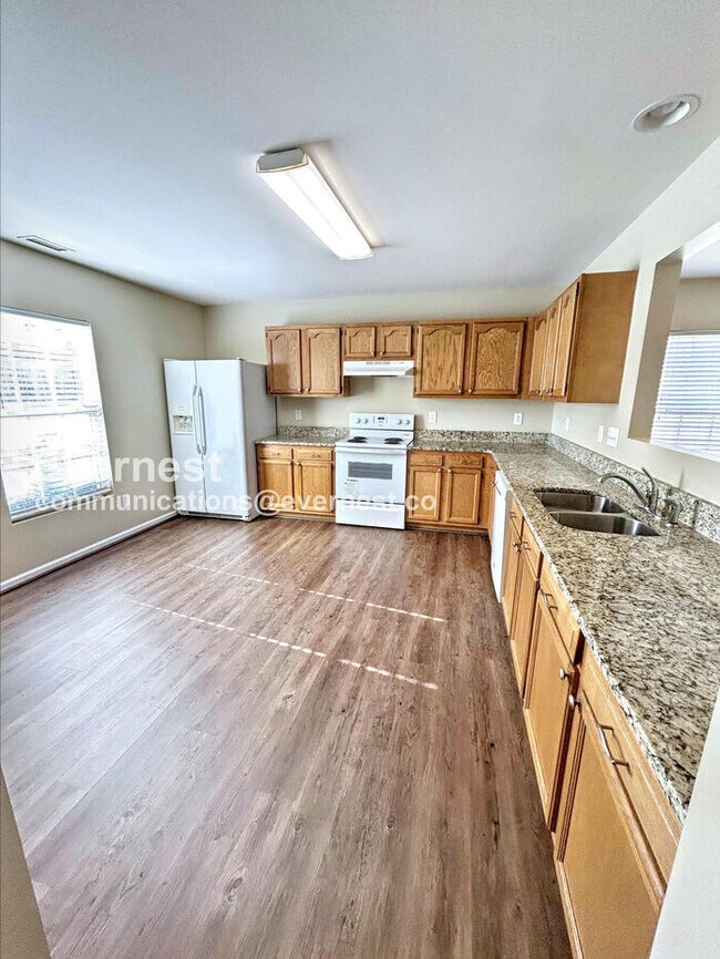 Photo - 941 Ujamaa Dr