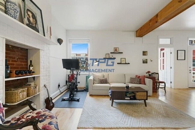 Building Photo - 234 9th St