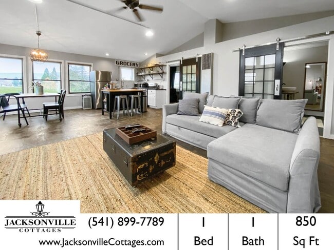 Building Photo - Portland Loft: Fully Furnished Loft Living with views of the golf course $300 Utility Fee