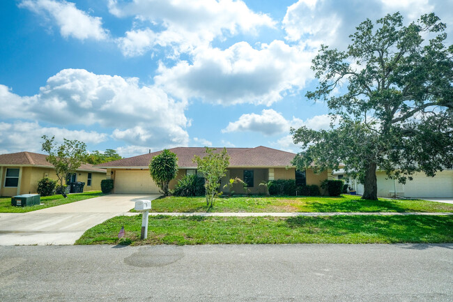 Photo - 1800 Wisteria St House