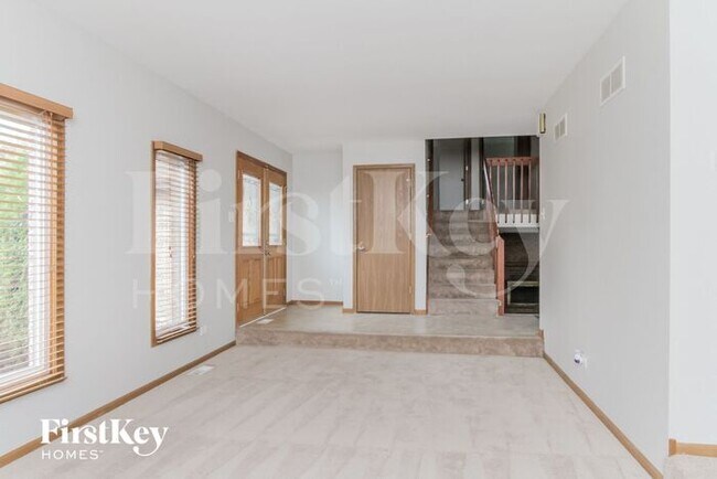 Photo - 753 Willow Rd