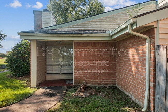 Photo - 4802 Oak Hollow St