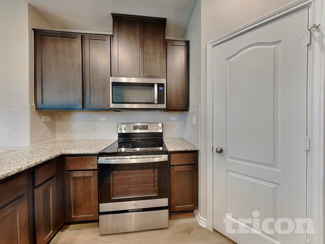 Photo - 601 Lost Pond