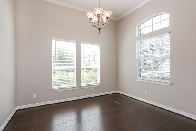 Photo - 8402 Oak Knot Dr