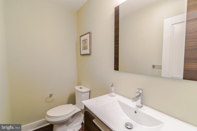 Photo - 2012 W Girard Ave Unit 11B