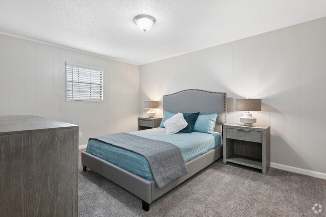 2BR, 1BA - 800SF - Primary Bedroom