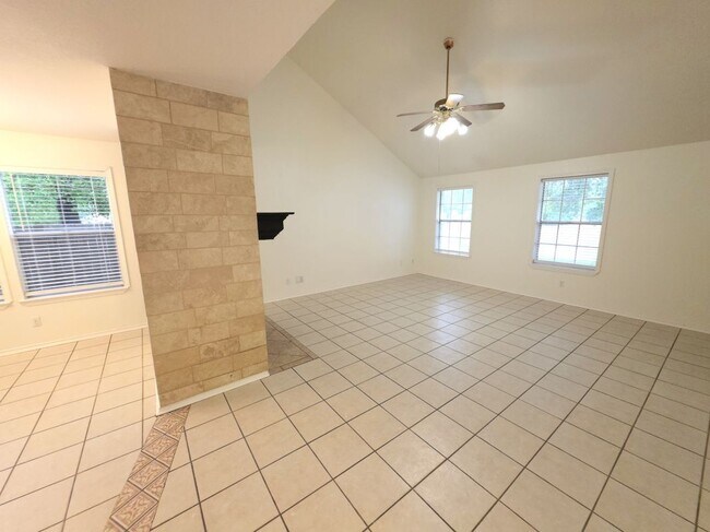 Photo - 1600 Hollow Tree Blvd
