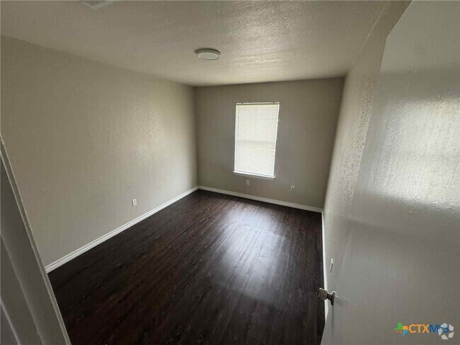 Building Photo - 205 Erby Ave Unit D Rental