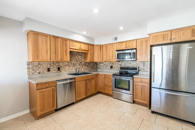 Photo - 8050 E Clarendon Ave