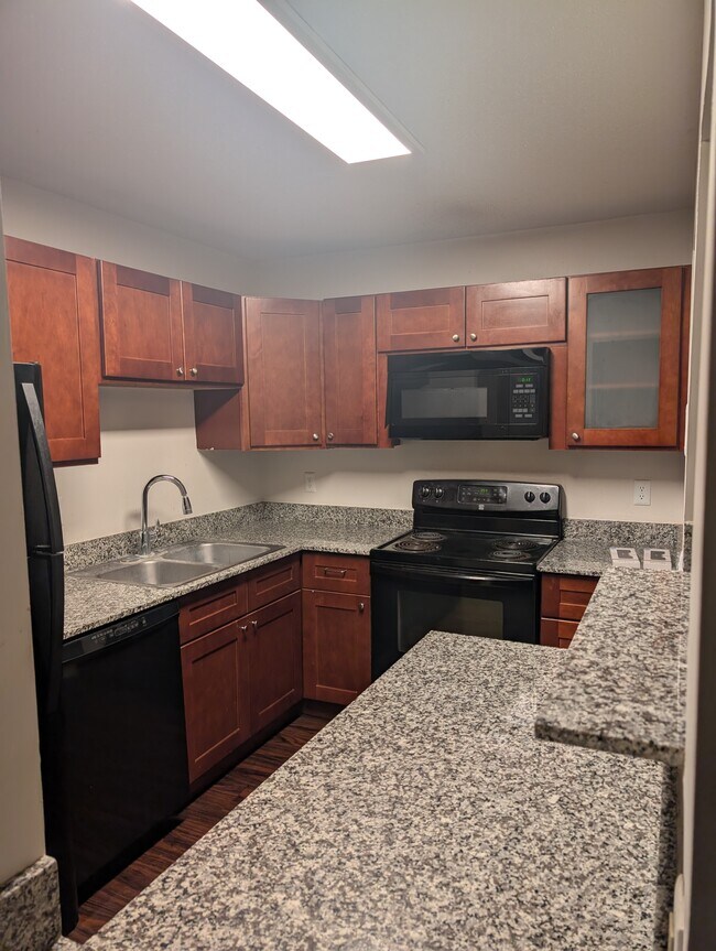 Photo - 1800 Riverwood Dr Unidad 224