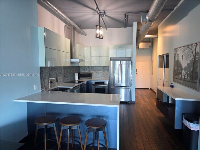 3029 NE 188th St Unit 819