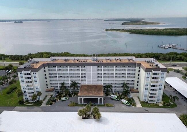 Building Photo - 9 Forbes Pl Unit 307