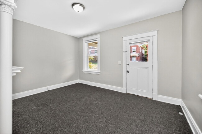 Photo - 2359 Stratford Ave