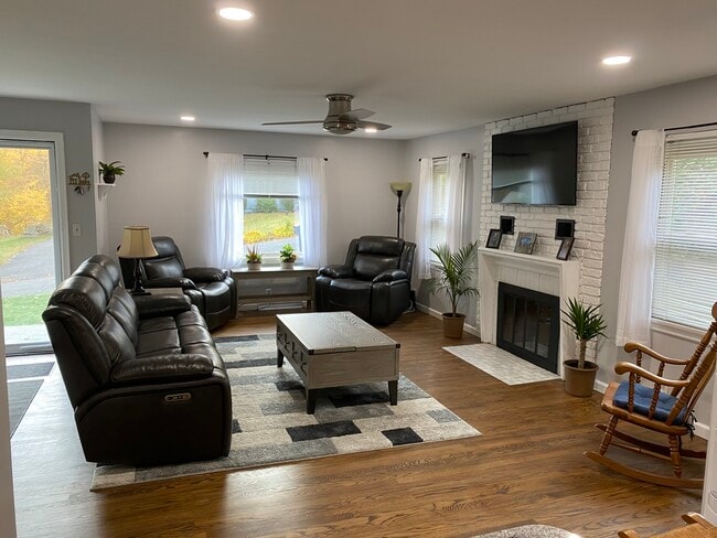 Photo - 15 Dorothy Ave