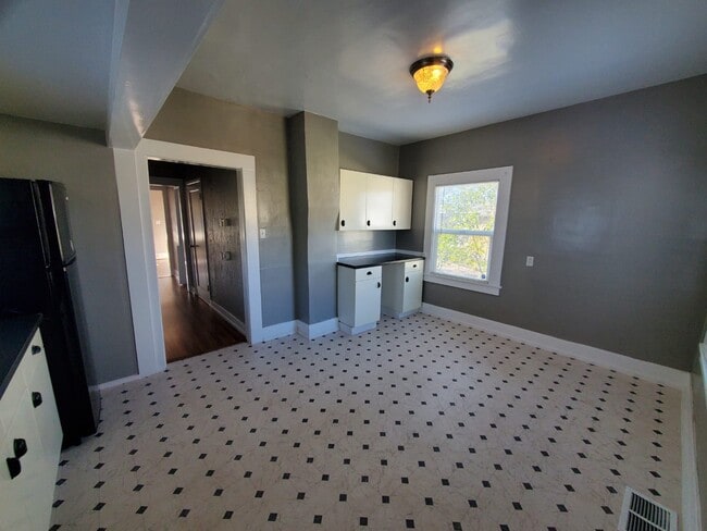 Photo - 110 Roseville St