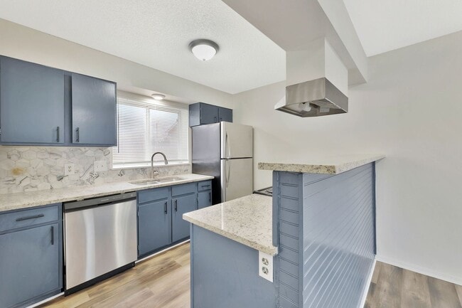 Building Photo - 5510 S Gold St Unit 100