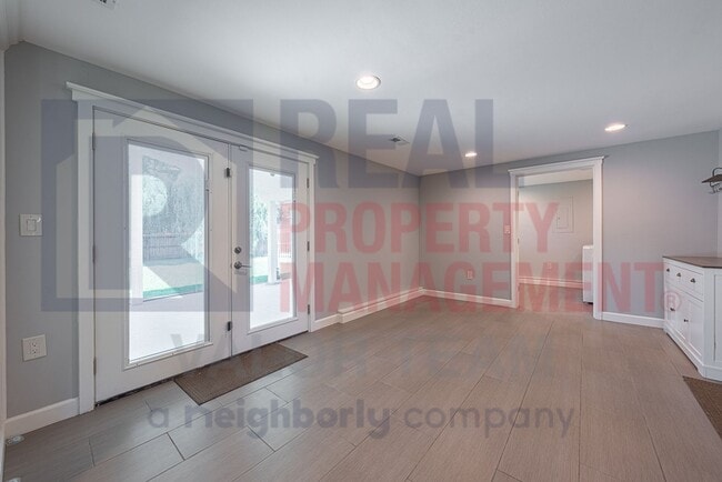 Photo - 1725 Crock Dr