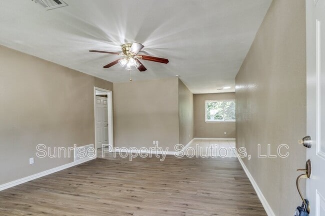 Photo - 1332 E Brooks St