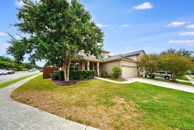 Photo - Gorgeous 5-Bedroom, 3.5-Bathroom Home Near...