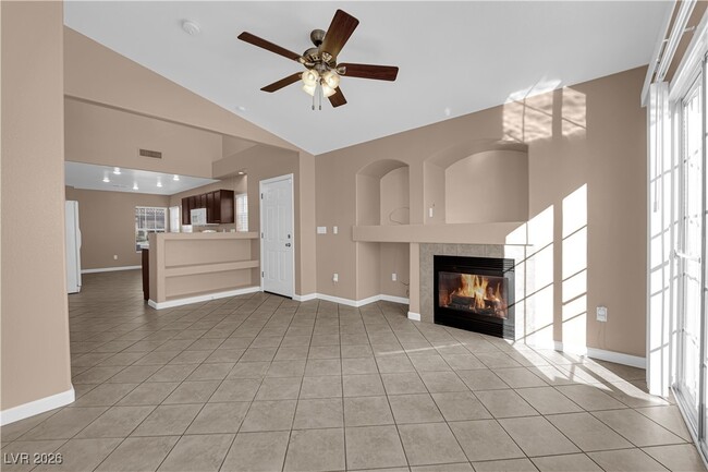 Photo - 536 Aspen Leaf St