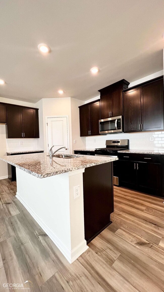 Photo - 335 Wells Cir