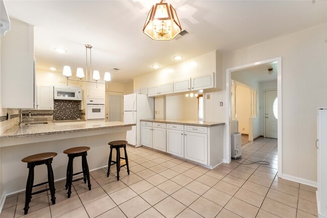 Building Photo - 5618 Avenue M 1/2