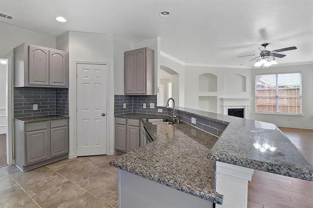 Photo - 1525 Dimmit Dr