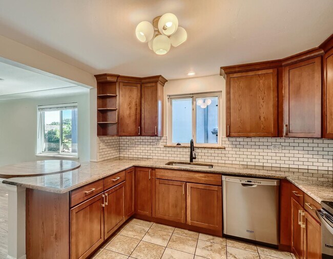2964 W 40th Ave