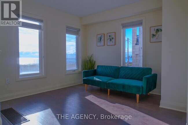 Photo - 567 Port Darlington Rd