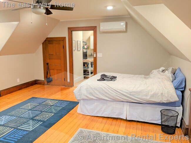 16 Alpine St Unit 4