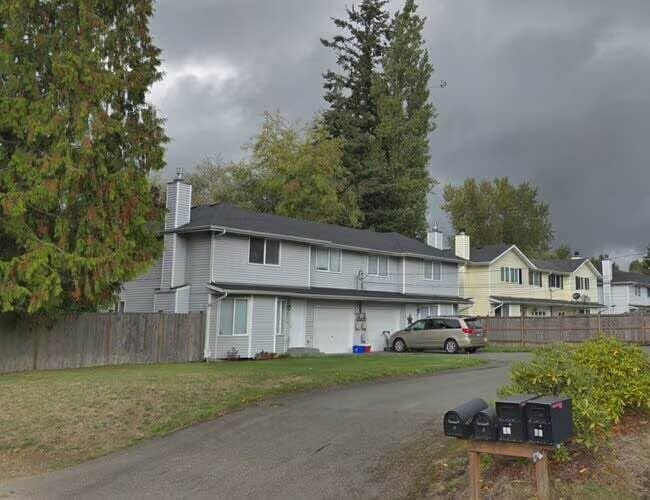 Building Photo - 3 108th St SE Unit A