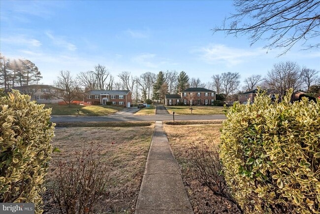 Photo - 641 W Country Club Dr