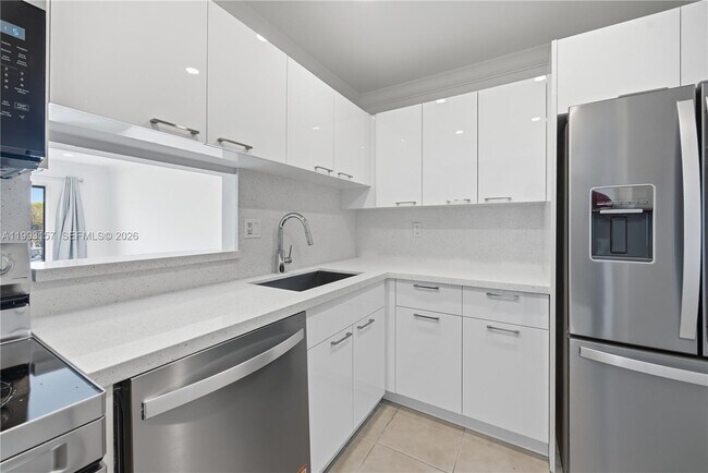 Photo - 10431 N Kendall Dr Unit D204