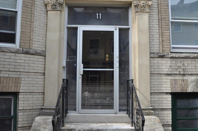 19 Saint Lukes Rd Unit 3