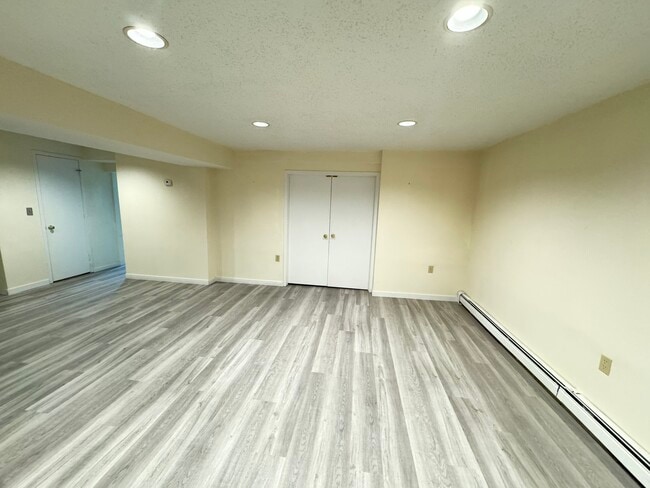 Photo - 183 Arbor Cres