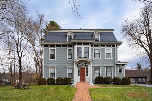 Building Photo - 31 Sharon Rd Unit 3