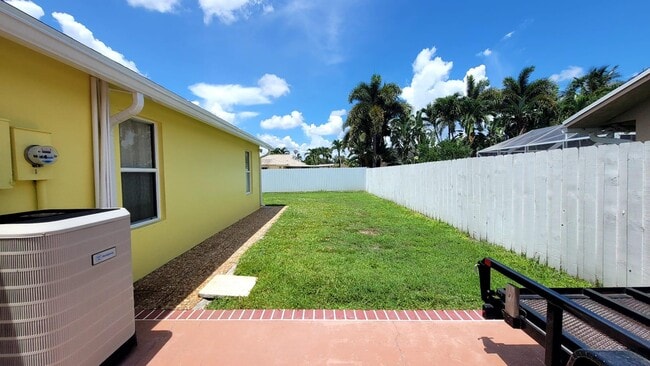 Photo - 1283 Larch Way