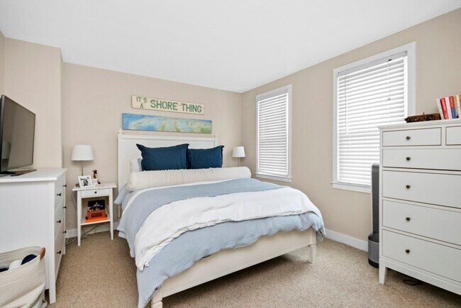 Photo - 452 Main St Unit 2